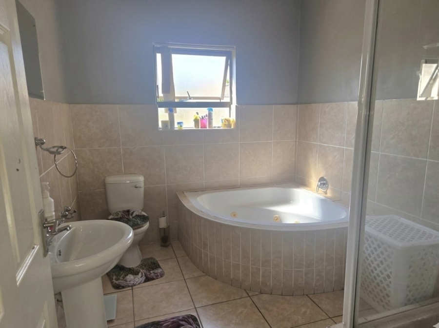 3 Bedroom Property for Sale in Hunters Creek Western Cape